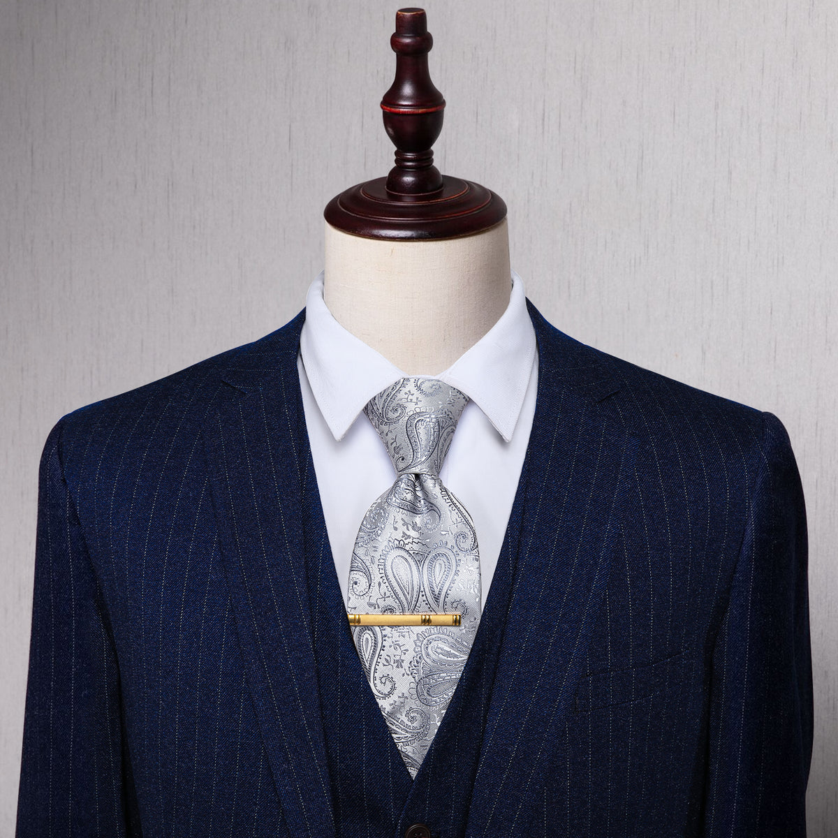 Silver Grey Paisley Silk Necktie with Golden Tie Clip